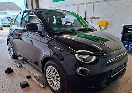Fiat 500E 320 Km Reichweite Navi - Klimaautomatik
