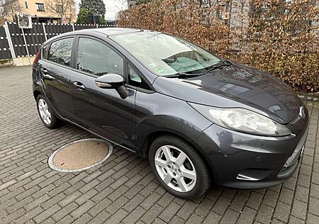 Ford Fiesta 1.25 Trend Klima PDC (vo+hi) SHZ Reifen+Bremse neu