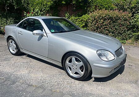 Mercedes-Benz SLK 200 Kompressor Leder SH 6- Gang TÜV/AU neu