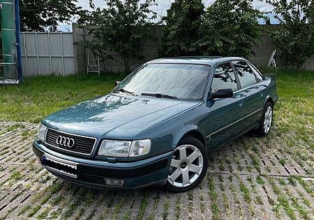 Audi 100 quattro