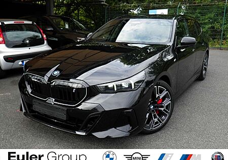 BMW i5 eDrive40 Touring Sportpaket HUD Luftfederung AHK-k