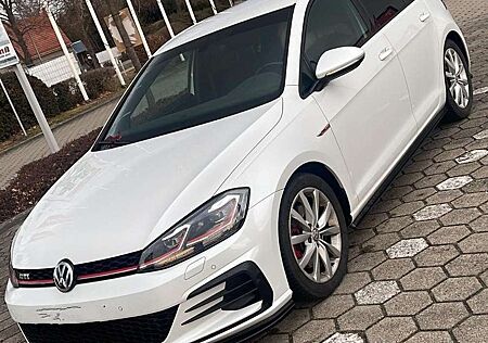 VW Golf GTI Volkswagen Golf VII 5-Türer (BlueMotion Technology) DSG