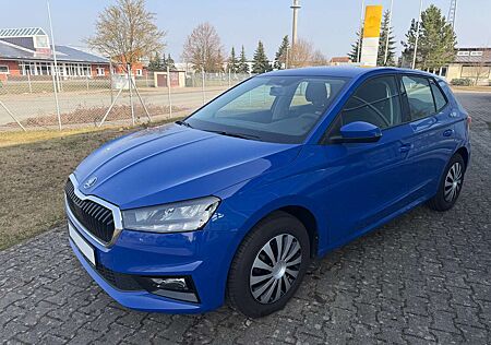 Skoda Fabia Active DAB, Temp, LED, PDC, Front Assist.
