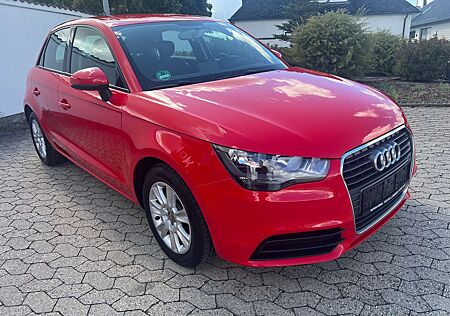 Audi A1 attraction,Klima,Navi