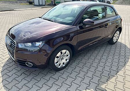 Audi A1 attraction Klima, Scheckheft, zweite Hand,