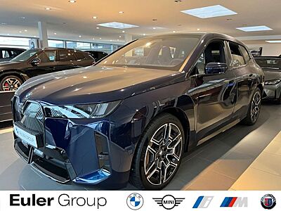 BMW iX xDrive 45 Sportpaket AHK-klappbar AHK Panorama Nav
