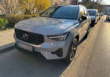Volvo XC 40 XC40 XC40 B3 B DKG Plus Dark