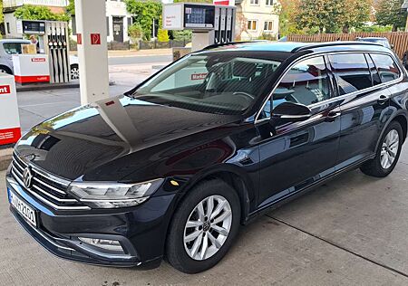 VW Passat Variant Volkswagen Comfortline Business DSG Navi AHK TOP