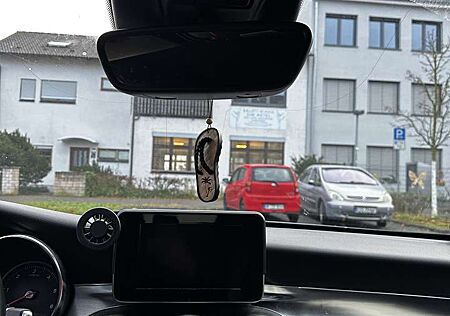 Mercedes-Benz C 220 d Cabrio 9G-TRONIC AMG Line