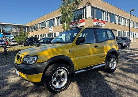 Nissan Terrano 2,4 Fun 4x4 TÜV NEU Garantie LPG