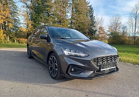 Ford Focus Turnier ST-Line Design+Tech Paket 2