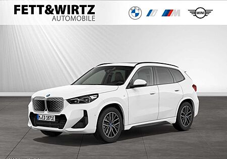 BMW iX1 xDrive30 M Sport|AHK|Panorama|Head-Up|H/K