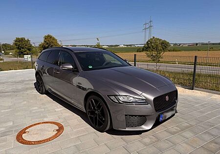 Jaguar XF 25d AWD Sportbrake Aut. Chequered Flag
