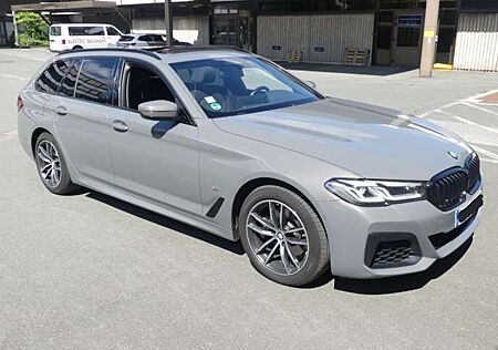 BMW 520 dT M Sport *Panorama*Matrix LED*