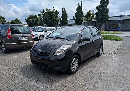 Toyota Yaris 1.0 VVT-i Cool Edition