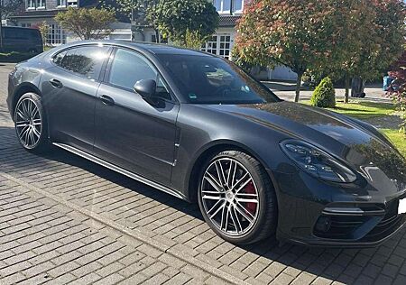 Porsche Panamera Turbo!Sport Design,Interieur Paket,Nachtsichtas