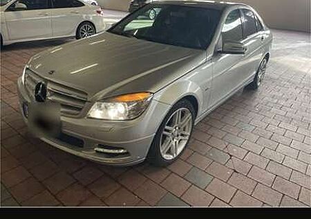 Mercedes-Benz C 200 CGI BlueEFFICIENCY Elegance