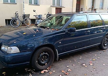 Volvo V70 2.4