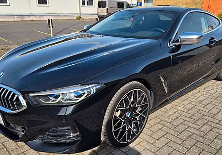 BMW 840 i xDrive Coupé Navi Leder Xenon