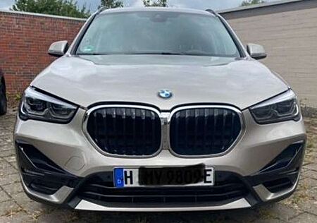 BMW X1 xDrive25e xLine head up/ navi / klima / AHK