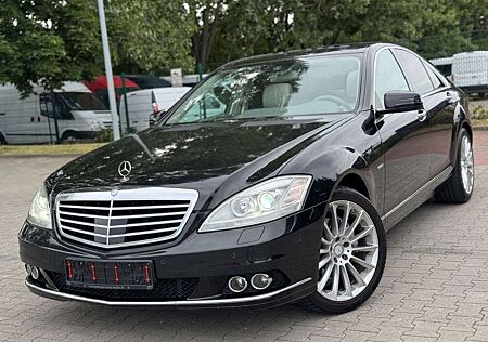 Mercedes-Benz S 350 BlueTec /XENON/DISTRONIC/LEDER/SCHIEBEDACH