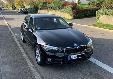 BMW 118i 118 1er+(5-Türer)++Aut.+Advantage