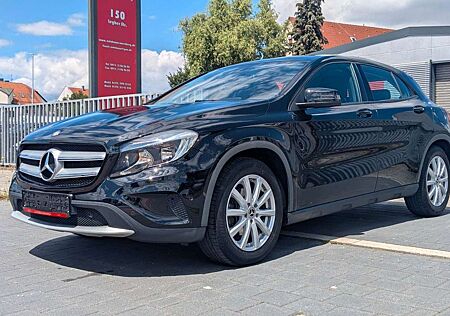 Mercedes-Benz GLA 200 erst 57`Tkm / Navi / Euro 6