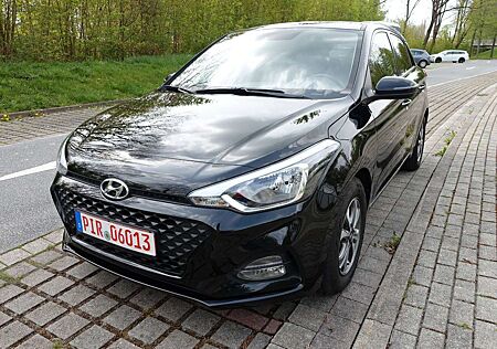 Hyundai i20 Advantage * TOP Fahrzeug // TOP Ausstattung