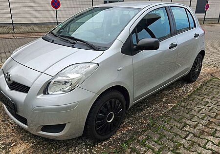 Toyota Yaris gebraucht kaufen Toyota Yaris 5-Türer 1.33 VVT-i Cool