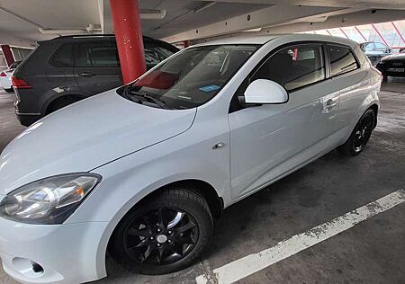 Kia Cee'd Ceed / 1.6 CRDi 115 Spirit