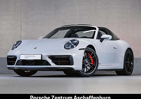 Porsche 992 911 Targa 4 GTS Hinterachslenkung 18 Wege Nachts.