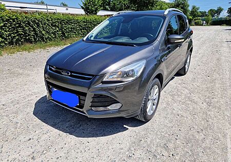 Ford Kuga Schöner SUV 1.5 EcoBoost 2x4 Titanium 59800km