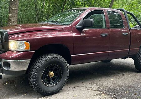 Dodge RAM Pick Up 4x4 MONSTER-SHOW-CAR-