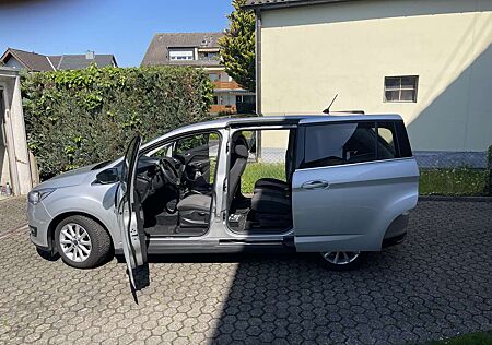 Ford Grand C-Max Titanium Top Fahrzeug