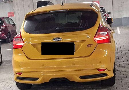 Ford Focus Ford Focus ST 2.0 EcoBoost – Vollausstattung, 250 PS, ACC, Parkassistent, Scheckheft!