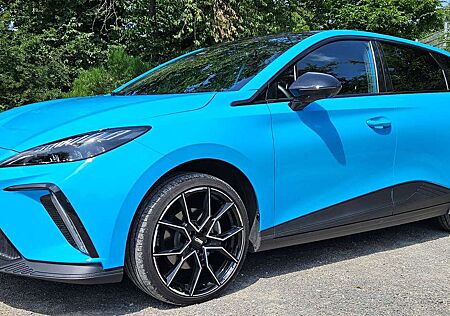 MG MG4 Luxury 64 kWh, AHK
