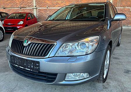 Skoda Octavia Combi Elegance/AUTOMATIK/Xenon/NAVI/SHZ