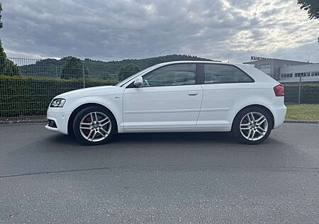Audi A3 3.2 quattro S tronic line Sportpaket plus