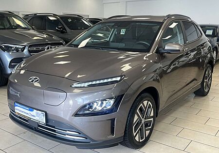 Hyundai Kona 2WD*ACC*LED*CarPlay*Cam*WinterP.*SHZ*PDC*