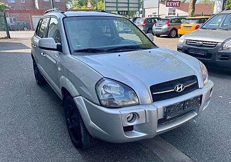 Hyundai Tucson 2.0 GLS"Klimaaut."Leder"AHK"TÜV/AU NEU"