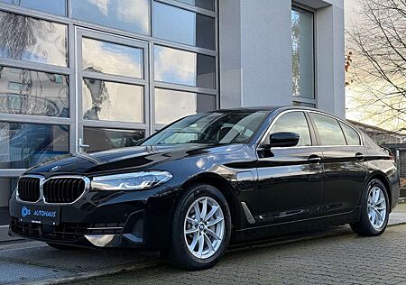 BMW 530 e*ACC*LEDER*KOMFORTSITZE*HUD*HARMAN*360*KEY*