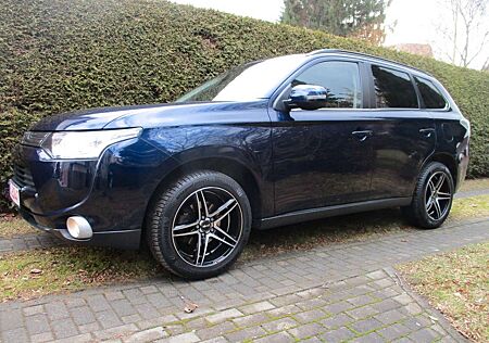 Mitsubishi Outlander ClearTec Invite *2.Hand & Scheckheft*