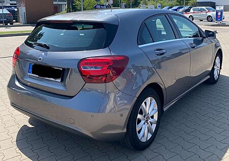 Mercedes-Benz A 180 Lim. Schalter Temp/Sitzh./Command/ServiceMB