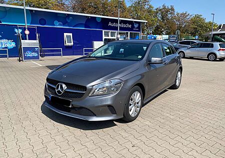 Mercedes-Benz A 180 Lim. Schalter Temp/Sitzh./Command/ServiceMB