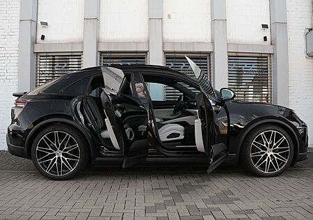 Porsche Macan 4 Electric ACC-LUFTF-PANO-BOSE-22"RS-LEDER KREIDE