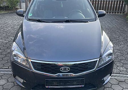 Kia Cee'd Ceed / 1.6 CRDi 115 Edition 7
