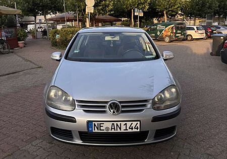 VW Golf Volkswagen 1.6 FSI Sportline