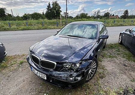 BMW 750i 750