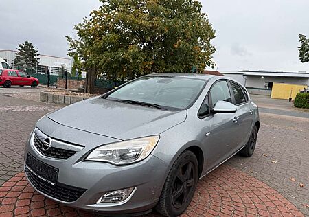 Opel Astra 1.6 Design Edition TEMPOMAT+KLIMA+EURO5+2.HAND