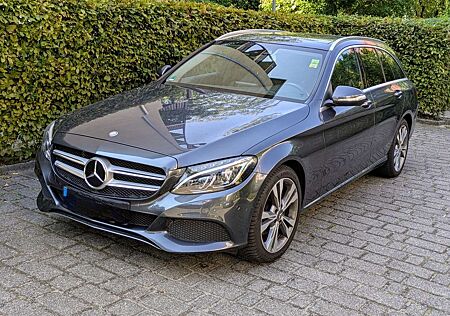 Mercedes-Benz C 220 BlueTec / Leder / Panoramadach / LED